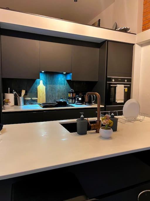 Cityzenretreat - Mezzanine Apartment Sleeps 4 Sheffield City Centre 외부 사진